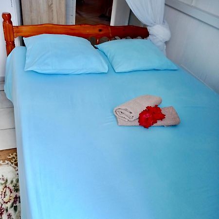 Chez Ninette Pres Des Sources Chaudes Villa Bouillante Exterior foto